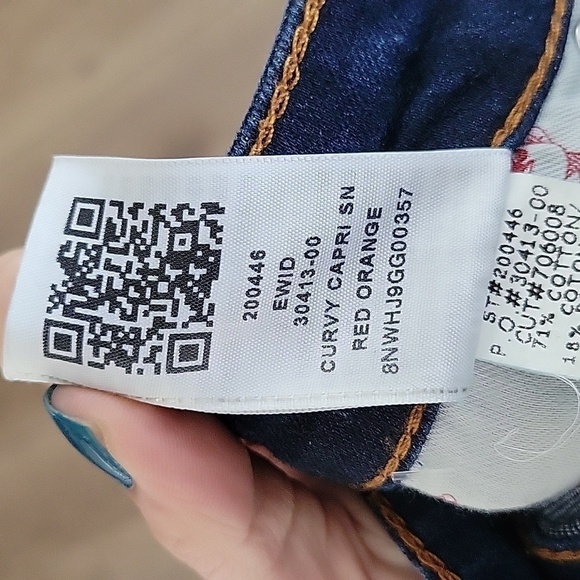 NWOT TRUE RELIGION CURVY CAPRI DISTRESSED SKINNY JEAN 27 - Picture 7 of 11